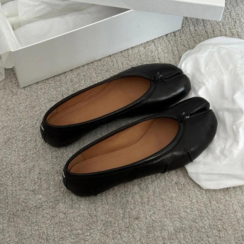 Split Toe Ballet Flats Tabi Shoes Casual Slip-on Loafers Pleated Leather Espadrilles Zapatillas Mujer
