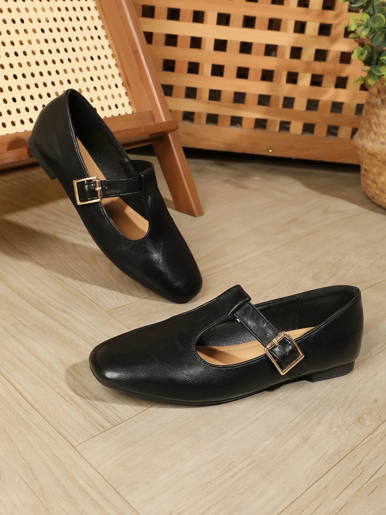 Slip On T-Strap Mary Jane Flats Comfy Round Toe Flat Shoes