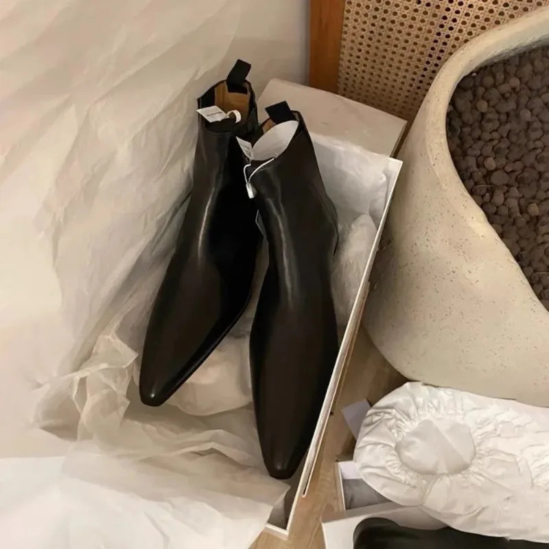 Retro Short Boots Autumn/Genuine Leather Pointed Chelsea Bootss Flat Bare shoes
