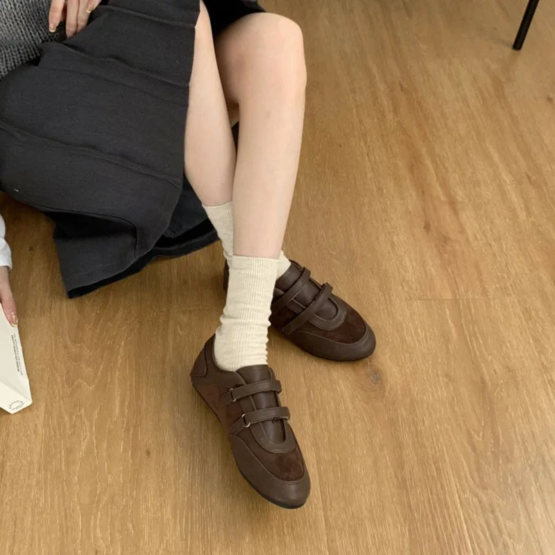 Red Coffee Brand Flat Shoes Round Toe Sneakers Soft Flat Heel Casual Outdoor Single Shoes