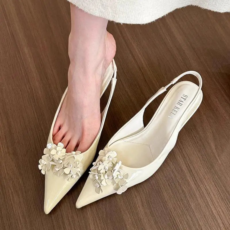 .Pointy Flower Sandals