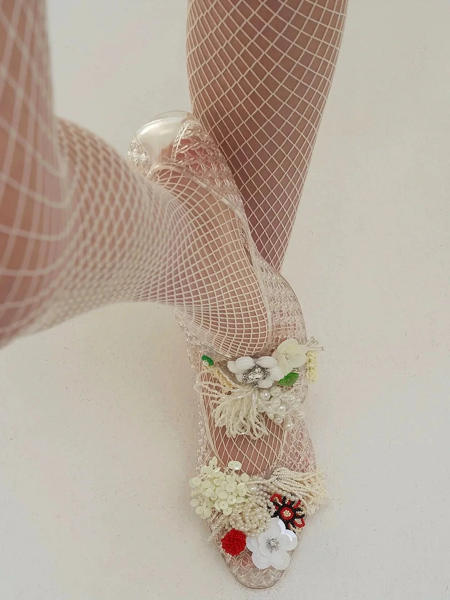 style pointed-toe open-toe sandals with flat sole