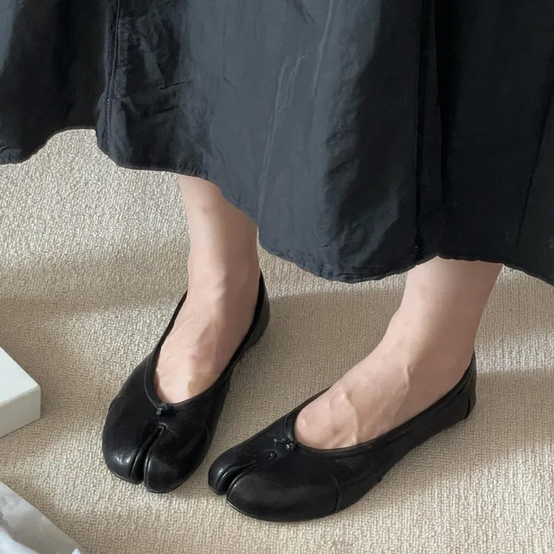 Split Toe Ballet Flats Tabi Shoes Casual Slip-on Loafers Pleated Leather Espadrilles Zapatillas Mujer