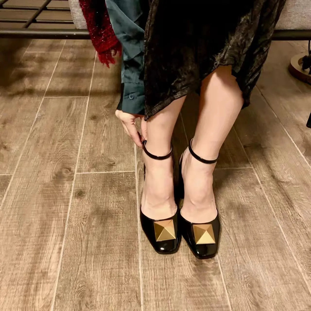Rivet High Heel Sandals Woman Chunky Heel Sandals Heel Hollow High Heel Shoes Big Rivet Shoes