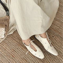 Metal Rivet Decoration Shallow Mouth Ballet Flats High Quality Soft Bottom Lacing Flat Shoes Casual Comfy Shoes