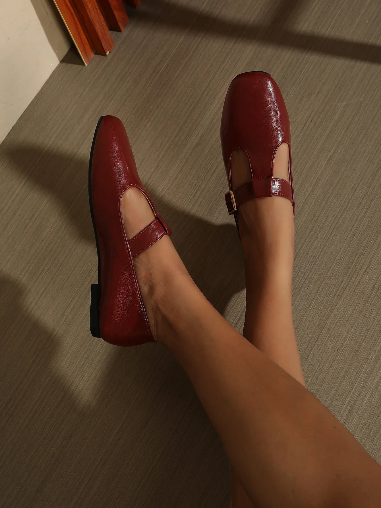 Slip On T-Strap Mary Jane Flats Comfy Round Toe Flat Shoes