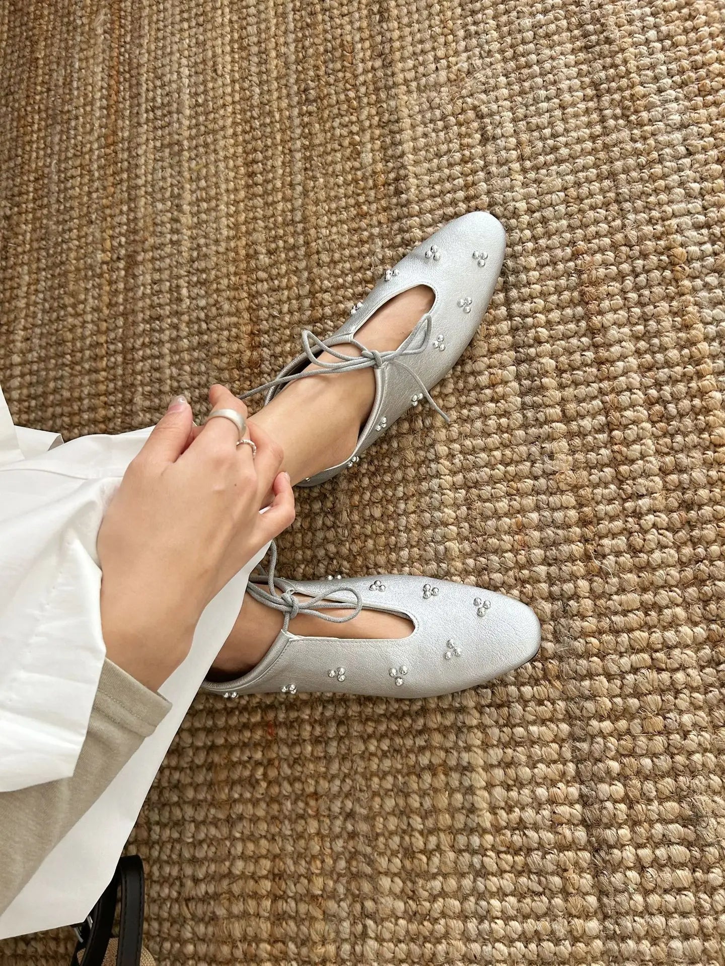 Metal Rivet Decoration Shallow Mouth Ballet Flats High Quality Soft Bottom Lacing Flat Shoes Casual Comfy Shoes