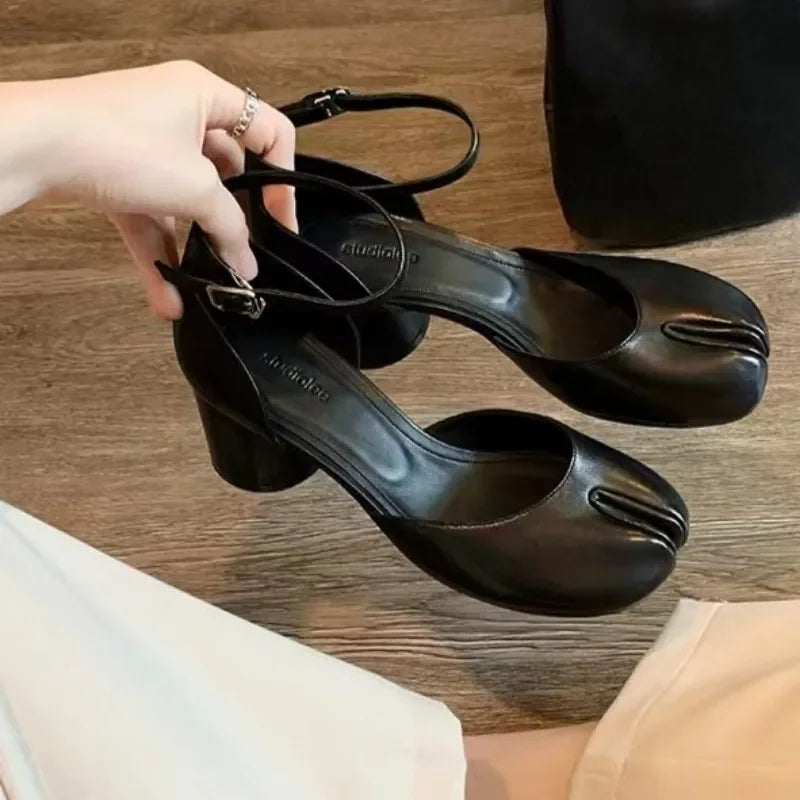 Tabi Ninja ShoesRound Split Toe Shallow Thick Heel Sandals Single Mid Heel Mary Janes