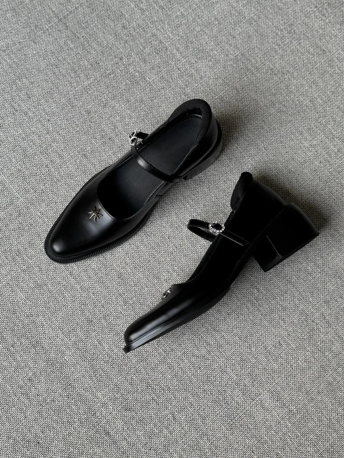 Shallow Mouthed Mary Jane Shoes Thick Heel with A Single Button Leather Shoes Metal Decorative Leisure Flat Shoes