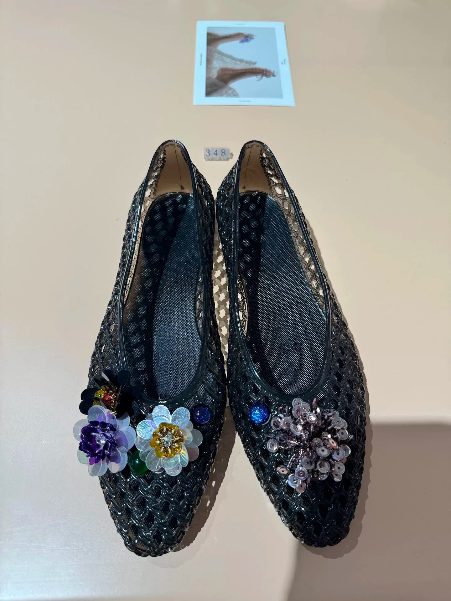 style pointed-toe open-toe sandals with flat sole
