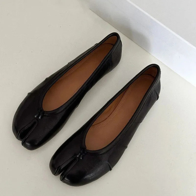 Split Toe Ballet Flats Tabi Shoes Casual Slip-on Loafers Pleated Leather Espadrilles Zapatillas Mujer