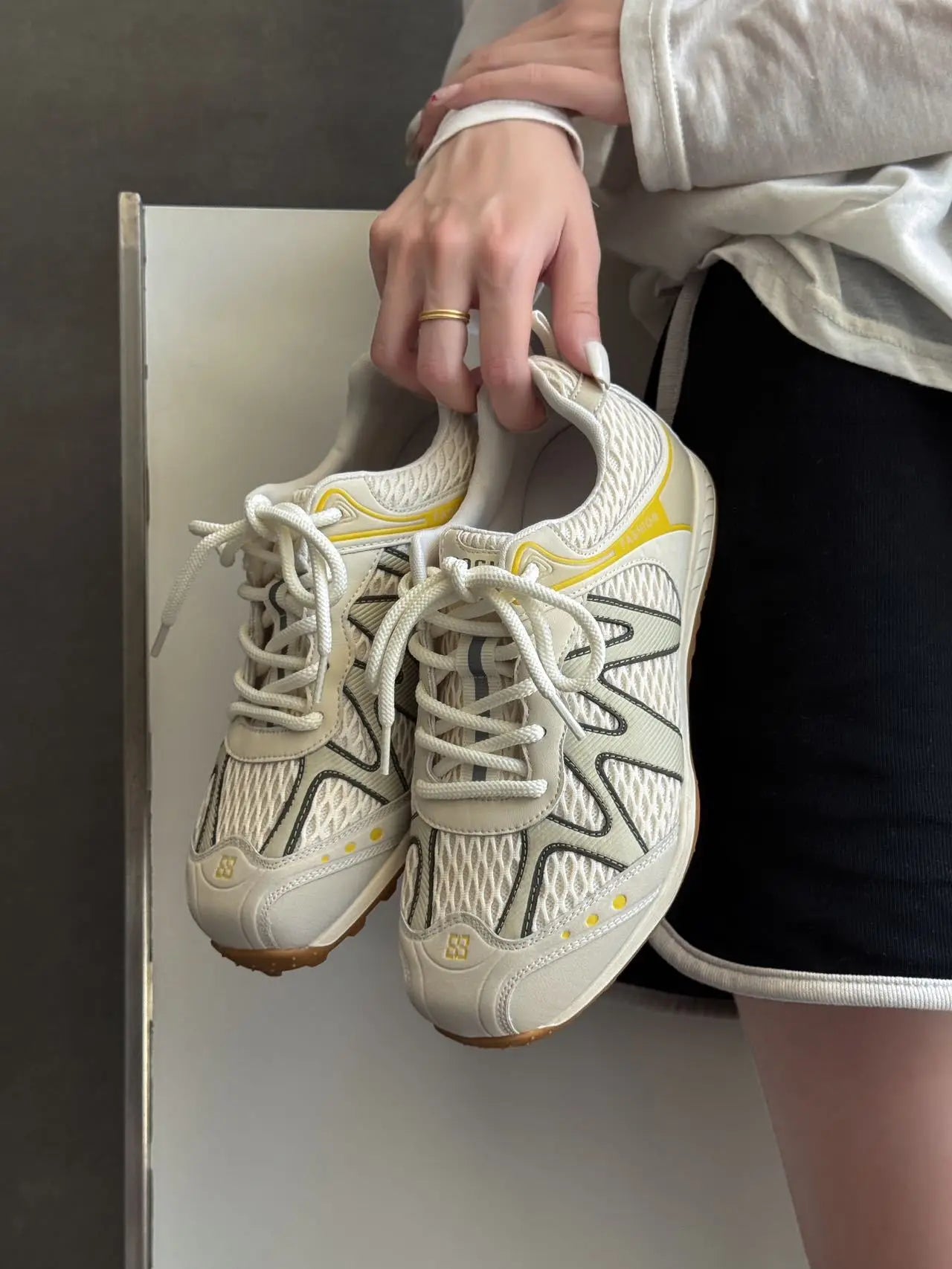 Sneakers Breathable Lace Up Running Shoes Outside Soft Soled Lightweight Comfortable Sneakers