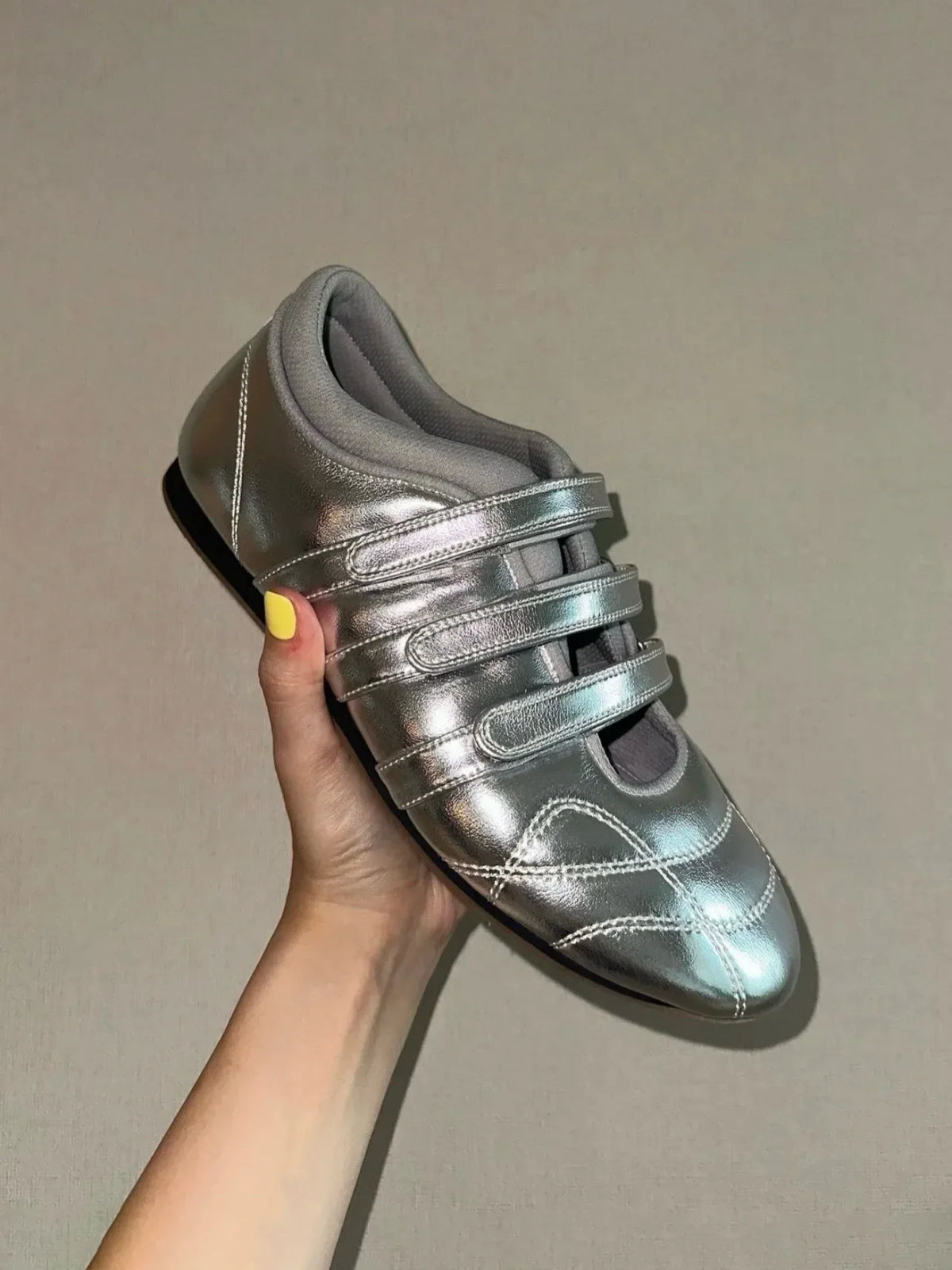 Shoes Soft Sole Comfortable Hollow White Shoes with Velcro Lightweight Mary Jane Flats Comfortable Loafers Shoes Fashion