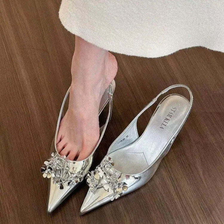 .Pointy Flower Sandals