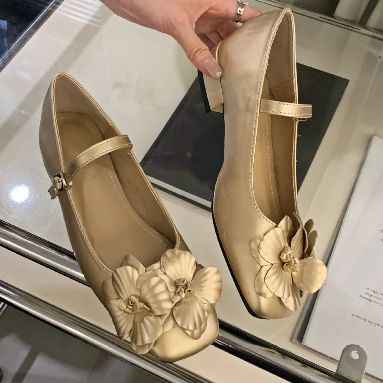 Chunky Heel Flower Mary Jane Shoes Fashions Low Heels Shoes Square Toe Elegant Ballet Shoe Pumps