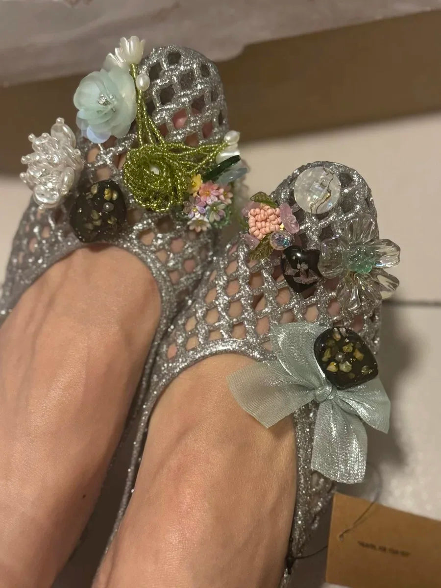 style pointed-toe open-toe sandals with flat sole