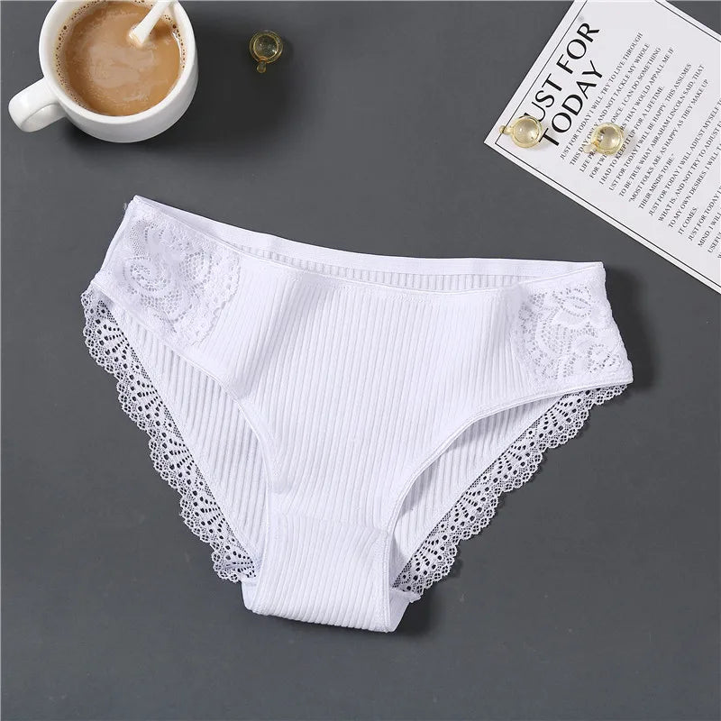 Trendy Patchwork Lace Briefs Soft Underpants Low-Rise Lingerie Cotton Panties 3Pcs set