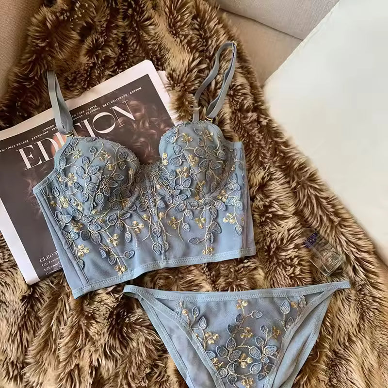 Trendy Soft Rubber Bra Corset Embroidery Panty Underwire Set